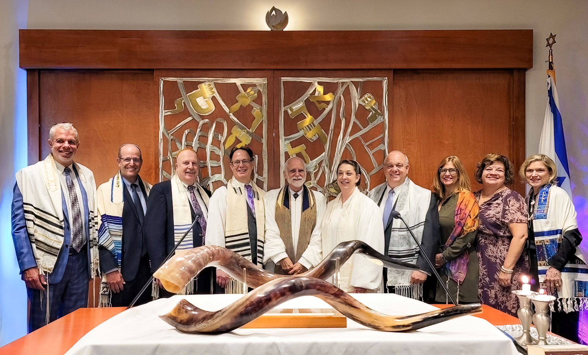 Welcome to Temple Beth Torah